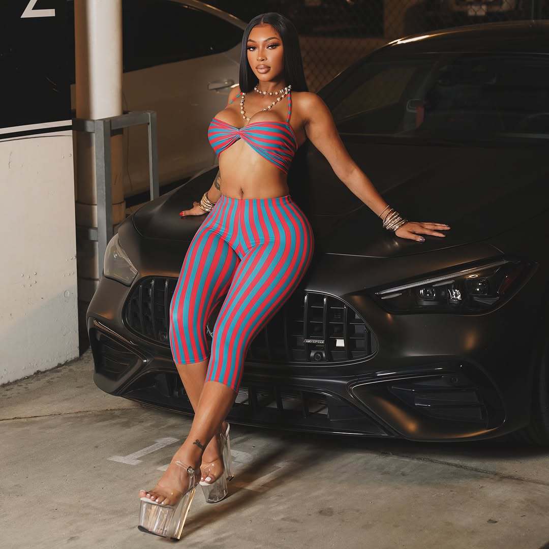 Fashionable Vacation Striped Contrasting Color Slim-fit Sexy Cropped Halter Top And Capri Pants Set