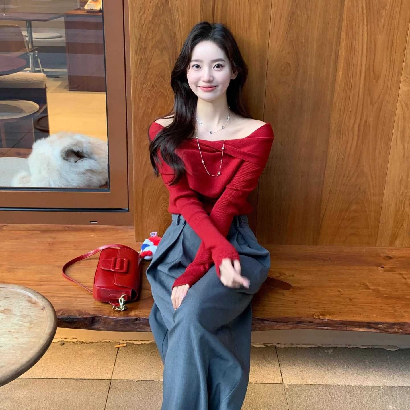 Off-shoulder Long-sleeve Women's Sheer And Alluring Slim-fit Sweater