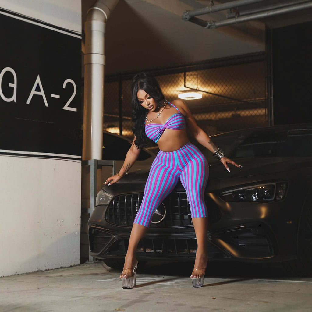 Fashionable Vacation Striped Contrasting Color Slim-fit Sexy Cropped Halter Top And Capri Pants Set